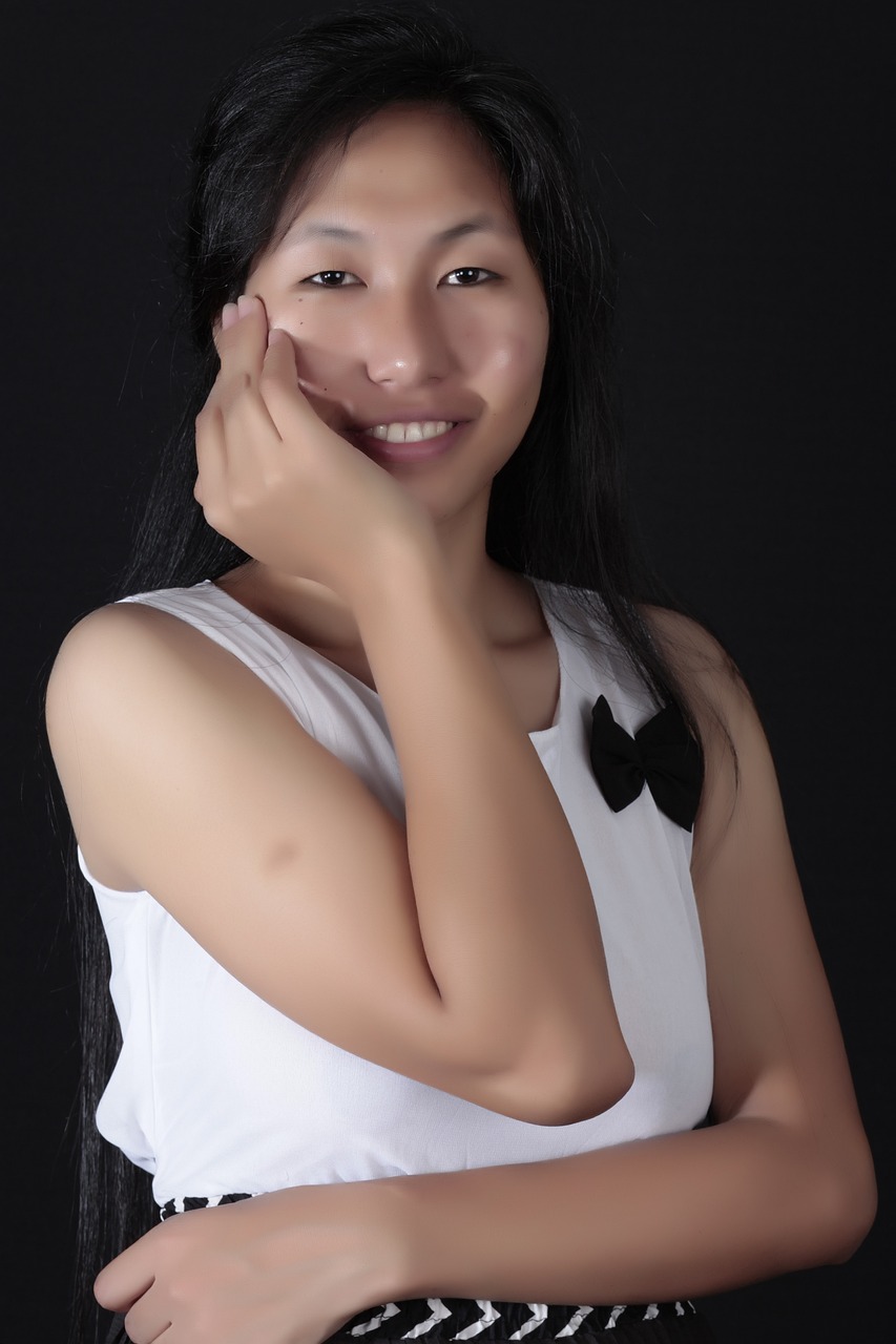 古麗娜扎短發(fā)造型最新圖片，展現(xiàn)時尚魅力風采
