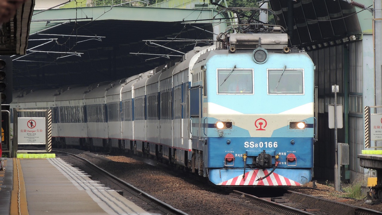 五菱燃油觀光車最新款，現(xiàn)代都市便捷與舒適的探索之旅